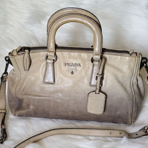 💯 Authentic Prada Handbag 🍀 - Picture 11 of 16